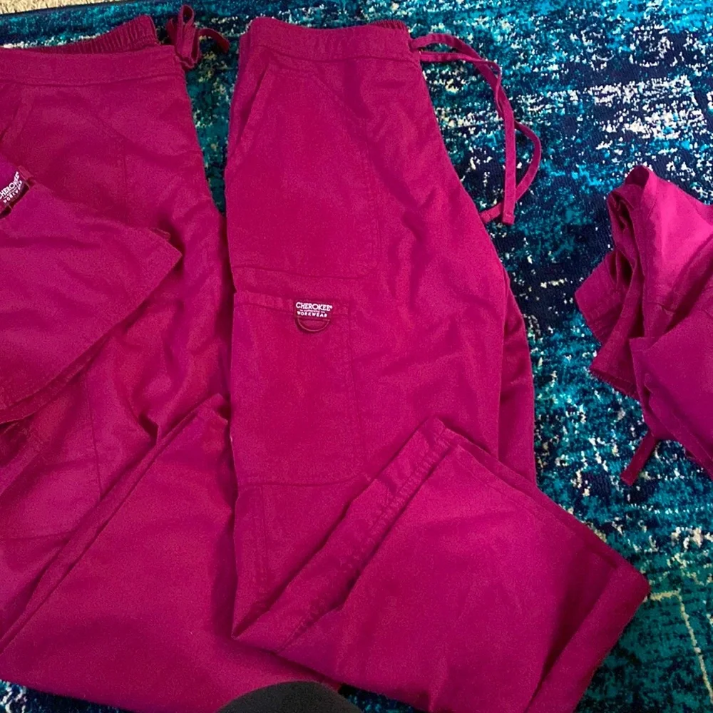 Selling bundles color maroon 4 top size large and 4 pant size small/petite - Picture 2 of 3